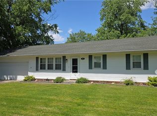 104 E Harrison St, Sigel, IL 62462