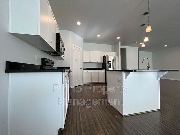 4th image of 601 W Life Dr