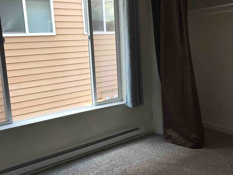 5027 Brooklyn Ave NE #2 — Photo 3