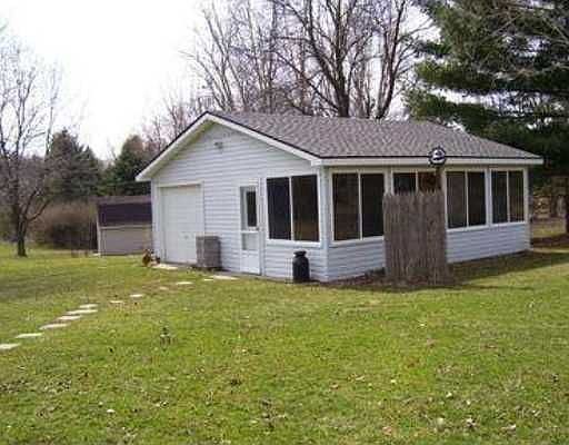 3rd image of 8682 Meadowland Ct