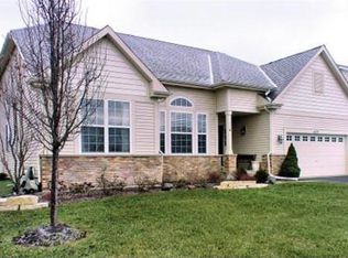 629 Western Dr, North Aurora, IL 60542