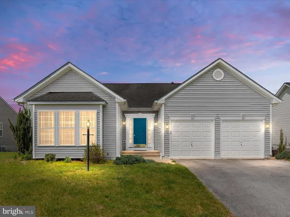77 Hook Dr, Martinsburg, WV 25405
