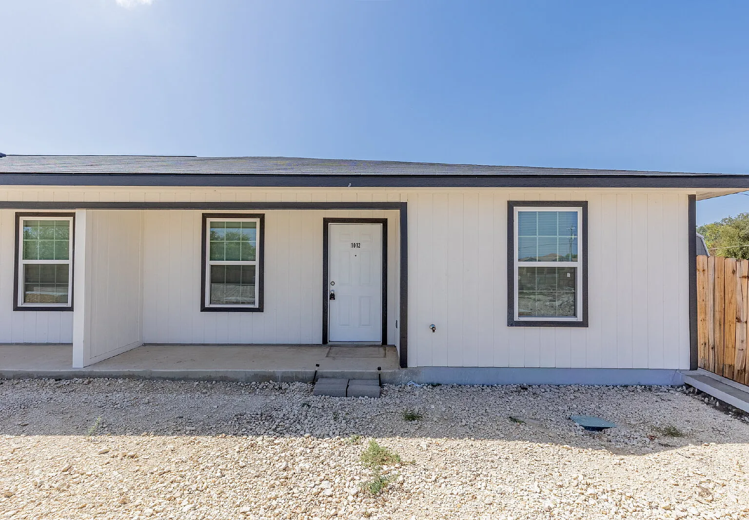 3 bed, 2.0 bath, $1,450 — Photo 1