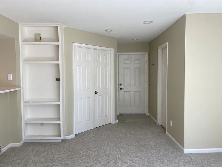 6076 Gunbarrel Ave #E — Photo 5