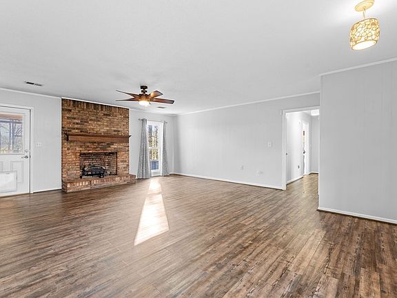5th image of 15923 Lake Hills Dr