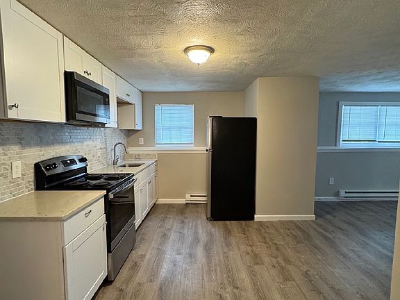 2nd image of 18 Nashua Rd #1