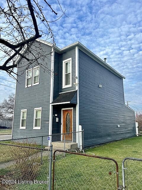 Full picture of duplex from street view