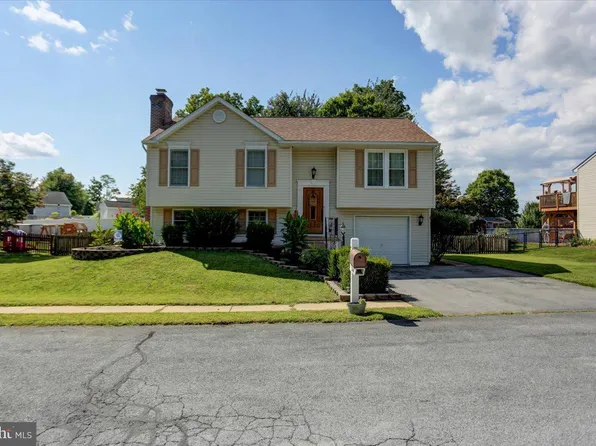 247 Hykes Rd E, Greencastle, PA 17225