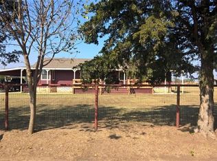 1435 Yowell Rd, Whitesboro, TX 76273