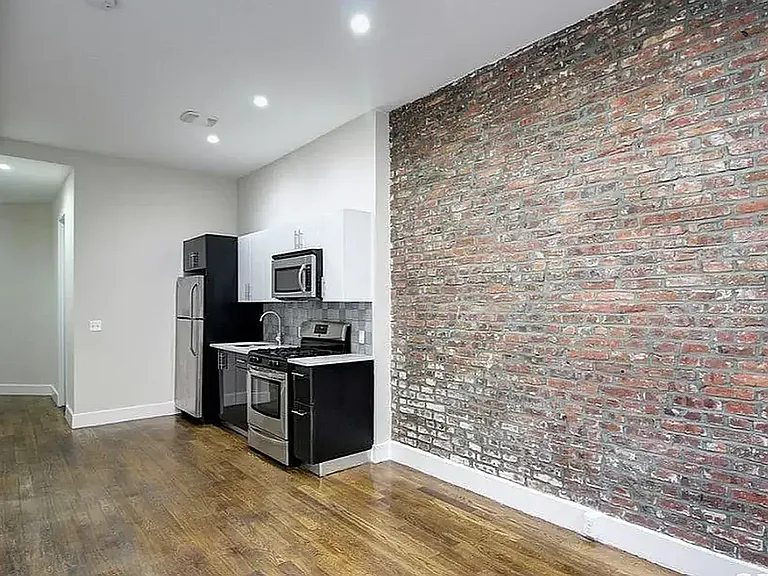 268 Albany Ave #4L — Photo 2