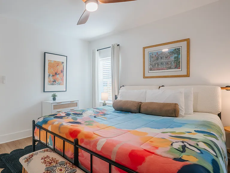 1126 E 55th St #1126 — Photo 11