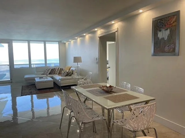 2 bed, 1570 sqft, $4,500 — Photo 3