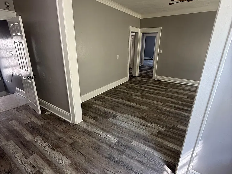 189 Shephard Ave #2 — Photo 5
