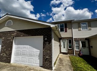923 4th Ave #1, Saint Albans, WV 25177