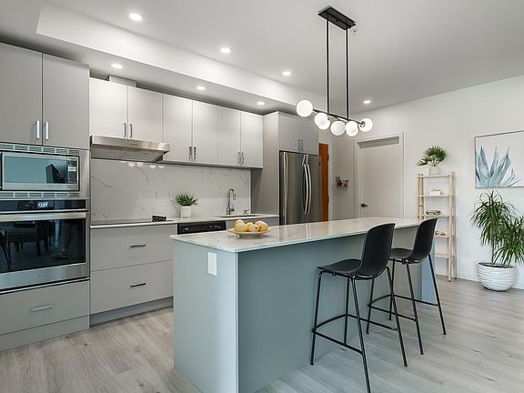 2nd image of 880 Saucier Ave #306