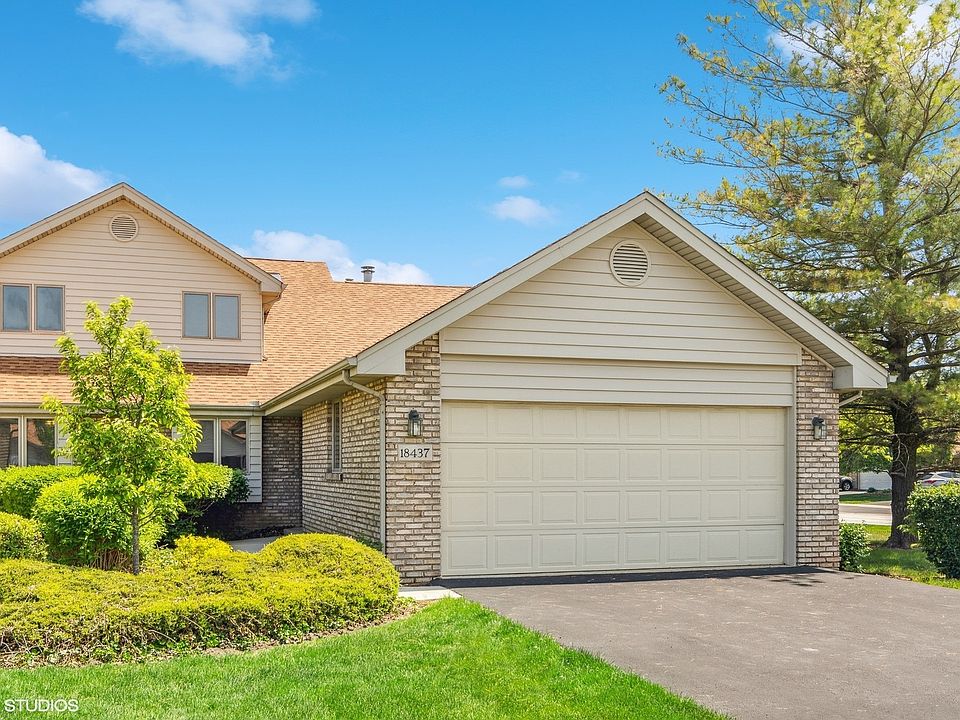 1st image of 18437 Lakeview Cir W