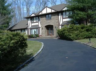 10 Cold Hill Rd, Morris Plains, NJ 07950