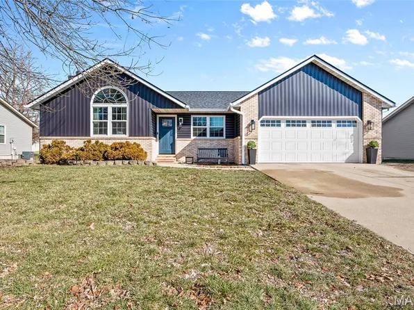 821 Copper Rdg, Maryville, IL 62062