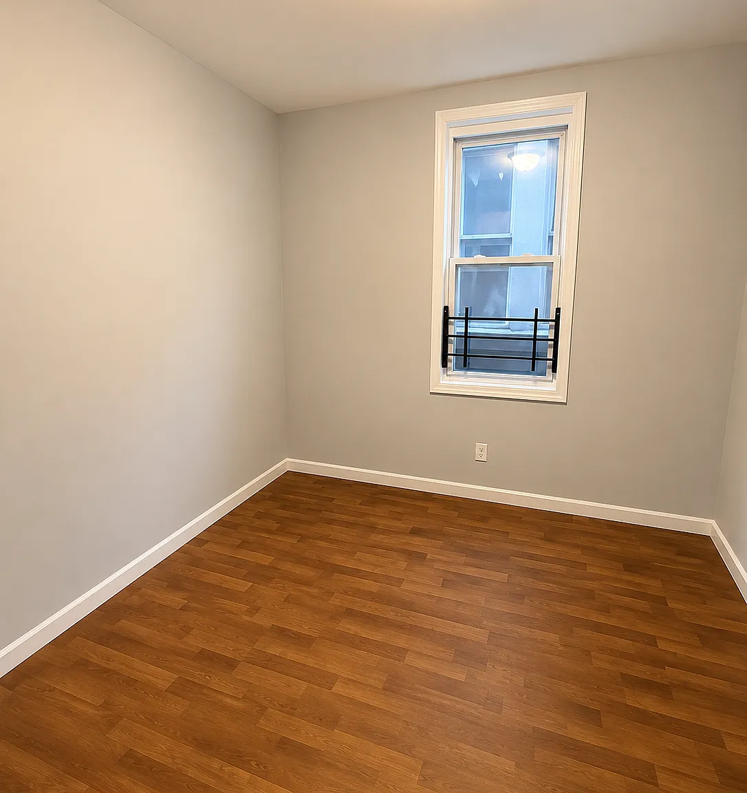 3 bed, 1.0 bath, 750 sqft, $1,895 — Photo 3