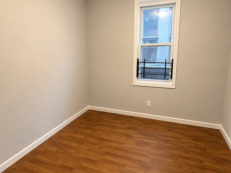 80 Brookdale Ave #3B — Photo 3