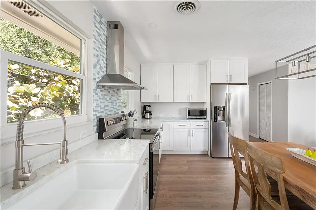 2 bed, $6,500 — Photo 2