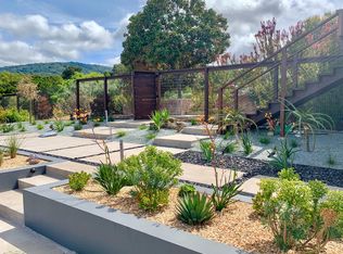 26995 Dezahara Way, Los Altos Hills, CA 94022