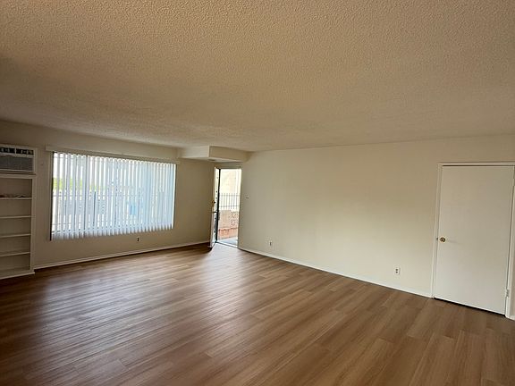 3rd image of 119 N Cedar Ave APT 5
