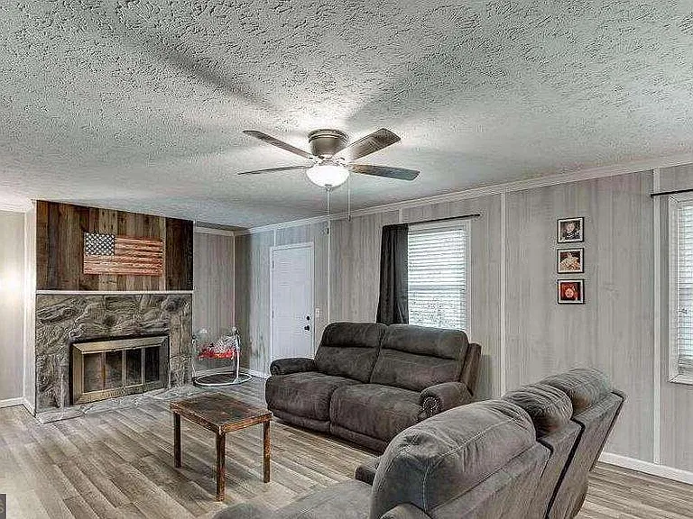 2193 Kings Forest Dr SE — Photo 9