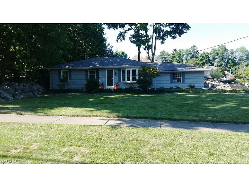 25352 Westwood Ave photo 1