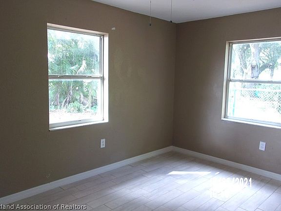 4th image of 1104 Eo Douglas Ave