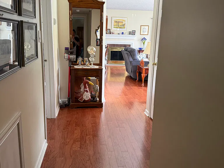 199 W King St #1-5 — Photo 4