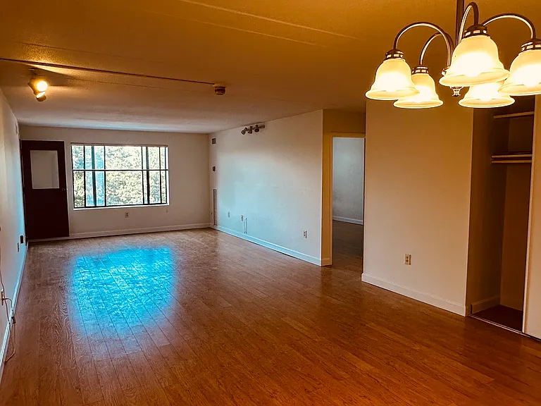 1550 Worcester Rd #526 — Photo 31