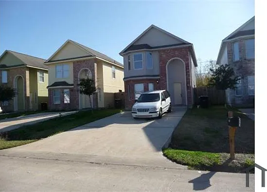4 bed, 1568 sqft, $2,450 — Photo 2