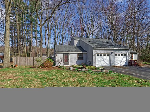3rd image of 32 Glenbrook Dr