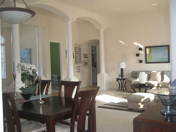 Formal dining & Living room 9 interior columns!
