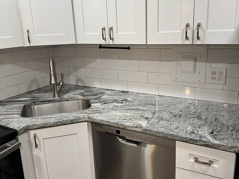 Pembroke Apartments — Photo 5