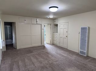 2200 W Victory Blvd APT B, Burbank, CA 91506