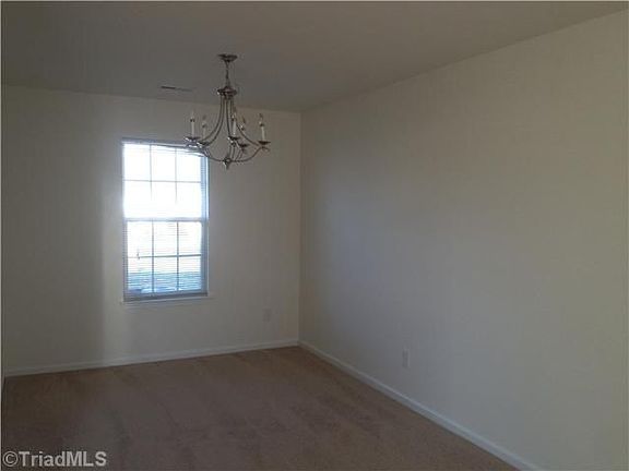 3rd image of 4408 Wolf Run Dr