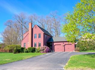 8 Whitney Rd, Hopedale, MA 01747