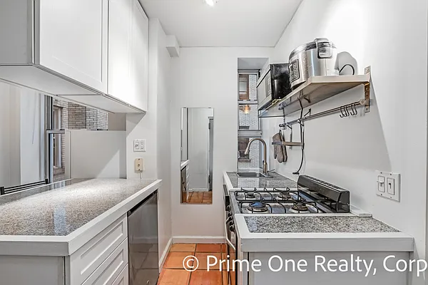 Rented by Prime One Realty Corp | media 3