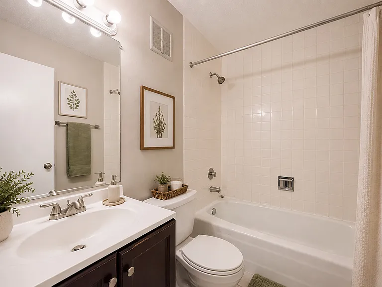 1043 S York Rd #407 — Photo 6