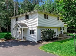 4168 Two Rod Rd, East Aurora, NY 14052