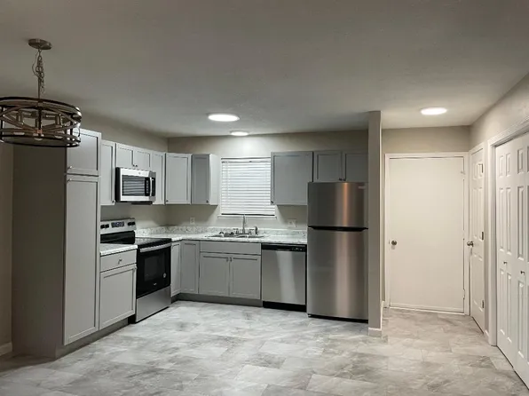 611 Lazy Days Rd, Osage Beach, MO 65065