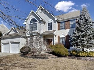 17 Brittany Dr, Bayville, NJ 08721