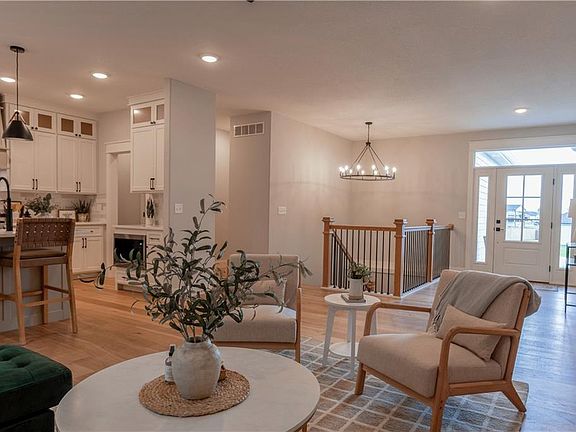 3rd image of 1134 Bluestem Cir