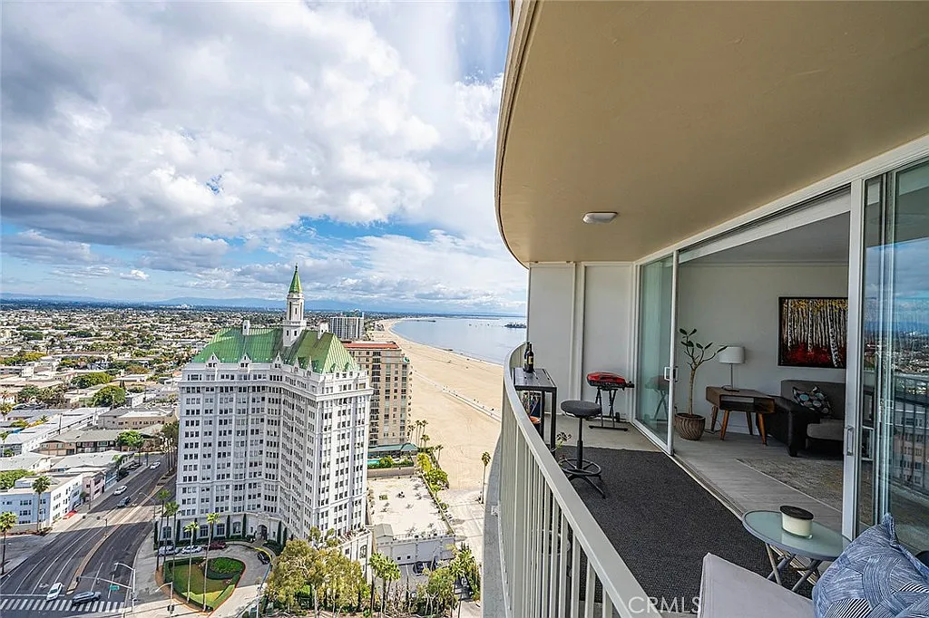 1 bed, 1.5 bath, 880 sqft, $3,700 — Photo 1