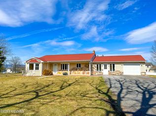 2698 Smoketown Rd, Lewisburg, PA 17837