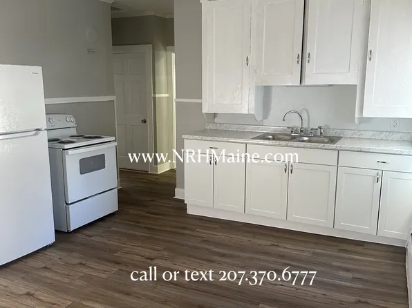 27 Laurel Ave #4, Auburn, ME 04210