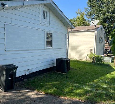 4th image of 1128 N Hill Ave