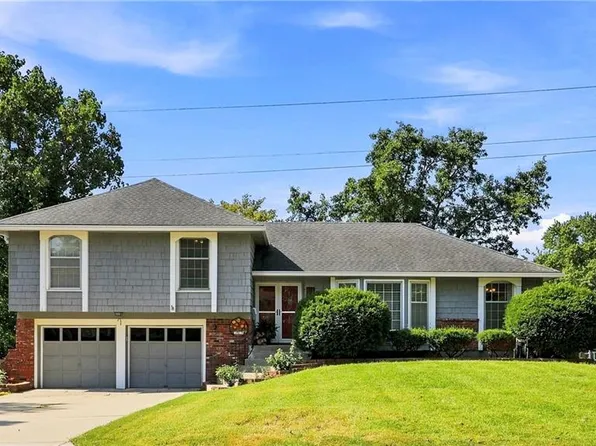 9113 W 81st Ln, Overland Park, KS 66204